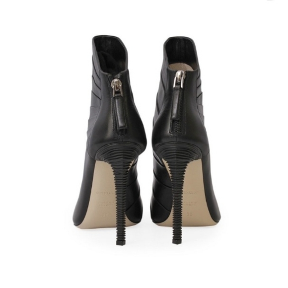 Giorgio Armani boots - Picture 6 of 17